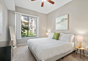 98 m² Apartment ∙ 2 bedrooms ∙ 6 guests in Plano