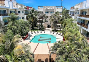 Amazing and big condo in downtown, 3 bedrooms all in suite and spacious areas