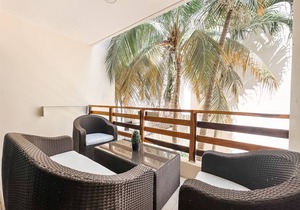 Amazing and big condo in downtown, 3 bedrooms all in suite and spacious areas