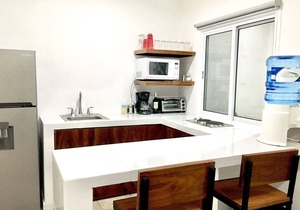 AQUA GUESTHOUSE 4 ~ STEPS FROM THE BEACH ~ A+ INTERNET