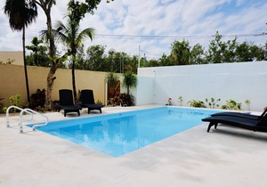 AQUA GUESTHOUSE 4 ~ STEPS FROM THE BEACH ~ A+ INTERNET