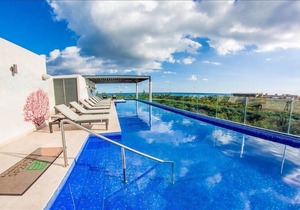 Awesome 3 BR Condo W/Private Pool by Happy Address
