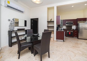 Beautiful and comfortable apartment in a condominium facing the sea