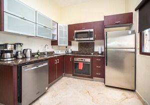 Beautiful and comfortable apartment in a condominium facing the sea