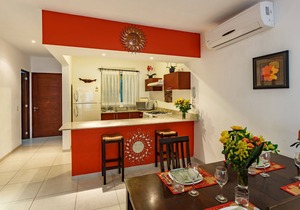 Casa Meridian - One Block to the beach and 5th Av - two bed rooms - WI-FI