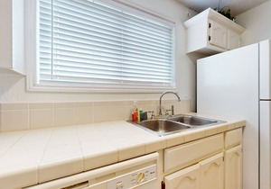 Charming Condo at The Dolphins w/3 Patios, Pool & Hot Tub - 1 Block to Gulf in South Padre Island