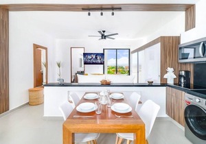 Charming Pet-Friendly Studio with City Views!
