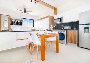 Charming Pet-Friendly Studio with City Views!