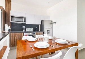 Charming Pet-Friendly Studio with City Views!