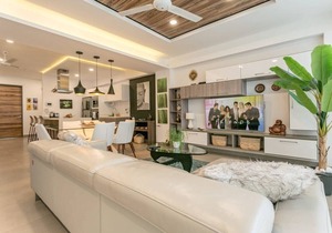 Contemporary 2 BR Oasis Near Beach: Fast Internet