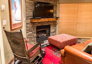 Deer Valley Condo Across Hwy from Jordanelle Gondola in Heber