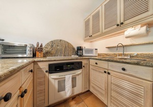 Deluxe Beachfront Ground Floor Apartment # 6 Nautibeach