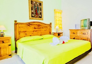 Deluxe Budget Balcony Room With Swimming Pool Air Conditioning and Parking