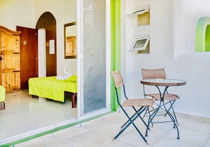 Deluxe Budget Balcony Room With Swimming Pool Air Conditioning and Parking