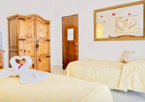 Deluxe Comfort Balcony Room With Swimming Pool Air Conditioning and Parking