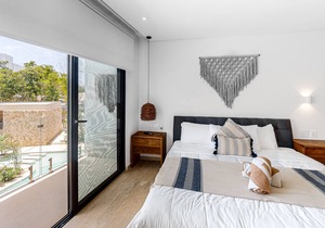 Dog-Friendly Condo W/ Expansive Shared Pool, Balcony, Central AC, & Fast WiFi!