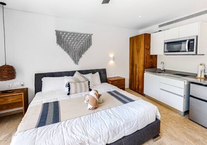 Dog-Friendly Condo W/ Expansive Shared Pool, Balcony, Central AC, & Fast WiFi!