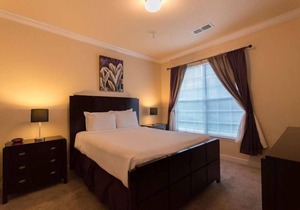 Everything You Need For The Perfect Vacation! Free Parking, Pool, Pet-friendly in Davenport