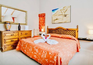 Executive Comfort Room With Swimming Pool Air Conditioning and Parking