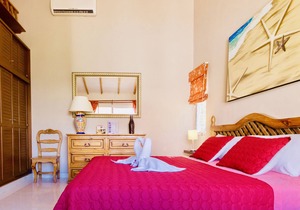 Executive Comfort Room With Swimming Pool Air Conditioning and Parking
