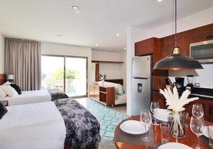 Family Suites - Rooftop Pool - BBQ Area