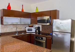 Faro 204: Nice apartment with ocean view, steps away from 5th Av.