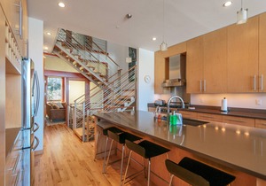 FOUR - River View, Hot Tub, Luxurious Downtown Loft! in Hood River