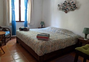 GEM near BEACH and Fifth Ave. Pool, Wifi, Top Notch LOCATION. Kid friendly!