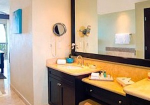 Gorgeous 2 Bedroom Suite Ocean View