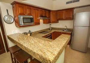 Great 2BR Condo Steps to Beach w/Pool Sleeps 8!
