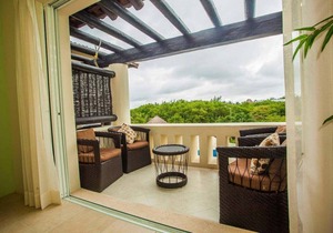 Great 2BR Condo Steps to Beach w/Pool Sleeps 8!