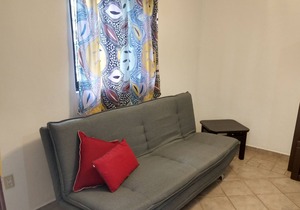 Great Apartment a street away from 5th ave.