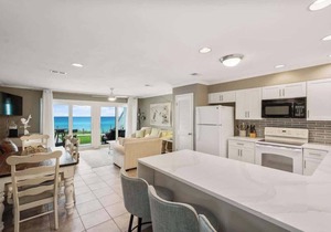 Gulf-Front Condo w/Pool & Beach Chair Access in Panama City Beach