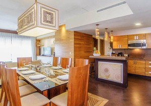 Incredible Suite w/Oceanview Rooftop Near 5th Ave!