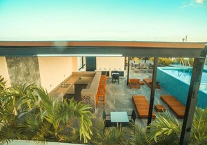 Joint 4BR Penthouse Rooftop pool Wifi/AC Sleep 14!
