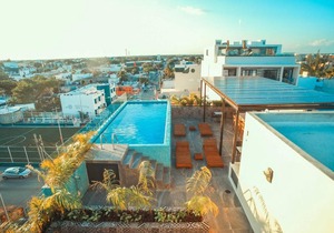 Joint 4BR Penthouse Rooftop pool Wifi/AC Sleep 14!