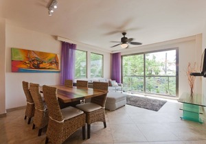 Large, Modern Condo w/ Balcony overlooking 5th Ave. 4 min. Walk to the Beach!