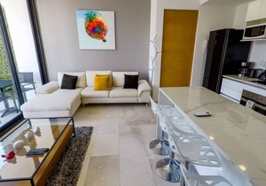 Lovely 1 Br apartment, 3 Blocks To Mamita's, Roof Pool Views, Bbq