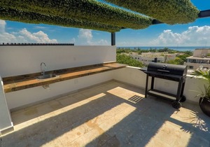 Lovely 1 Br apartment, 3 Blocks To Mamita's, Roof Pool Views, Bbq
