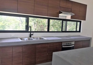Lovely Penthouse with pool, private top terrace, plunge & BBQ patio. Fast Wifi