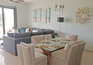 Luxury Beach Front, 2 bdr. with private jacuzzi