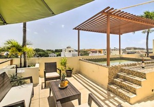 Luxury Penthouse with Rooftop Pool - Walk to Beach!