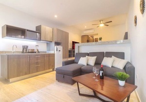 Oasis Studio w/Gym, Rooftop Pool, and City Views