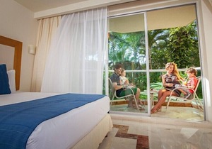 Ocean Front Studio with Gym & Hot Tub