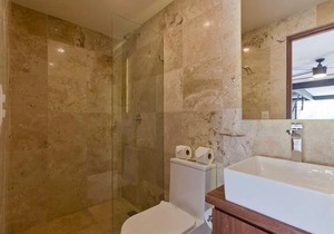 Ocean Plaza 13 by Praia