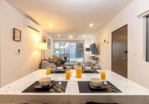 One Bedroom, Great Location, Large Roof Pool with beautiful views, Gym included