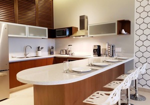 Peaceful 1 BR Condo at 38th Ave. by Happy Address