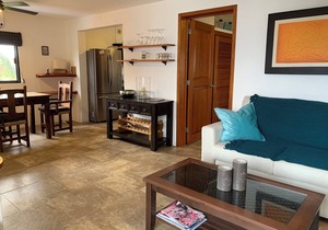 Penthouse Suite - 3rd Floor With Balcony Overlooking The Pool 1 Block From Beach