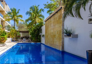 Penthouse with private pool on 12 street