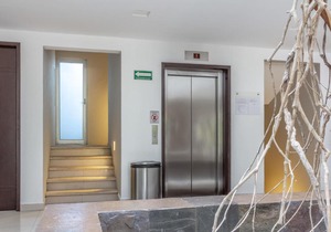 Penthouse with private pool on 12 street